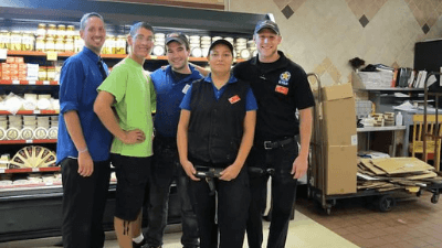 5 grocery store employees
